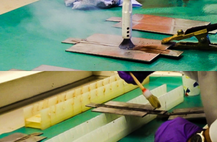 Limpieza de Soldado Electrolítica VS Decapado Químico – Prueba de Corrosión en Placas de Acero Inoxidable