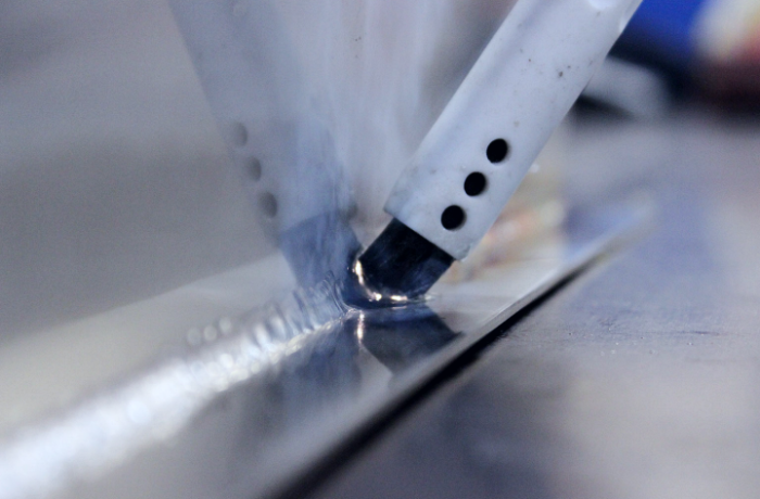 How Does Electropolishing Affect the Surface of Stainless Steel?